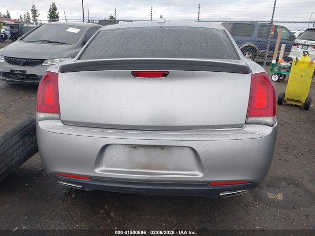 Chrysler 300 300s 2018 2C3CCABG5JH214178 Image 16