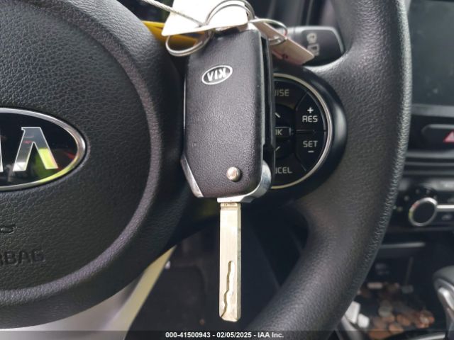 KNDJ23AU5L7120471 KIA SOUL LX