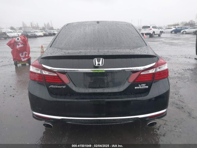 1HGCR3F96GA020561 Honda Accord Touring