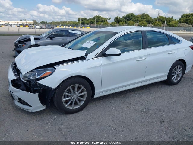 5NPE24AF1KH758199 Hyundai SONATA SE
