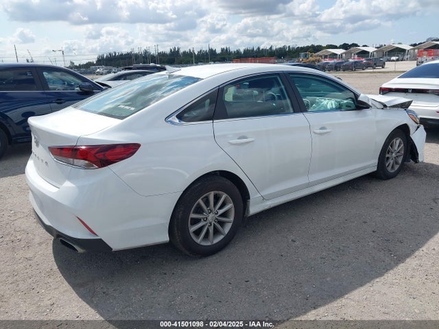 5NPE24AF1KH758199 Hyundai SONATA SE