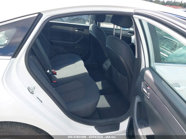 5NPE24AF1KH758199 Hyundai SONATA SE