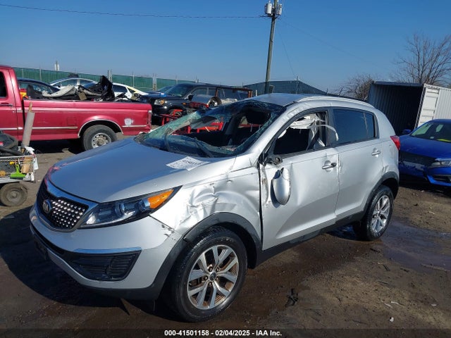 KIA Sportage Lx 2015 KNDPB3AC5F7729937 Image 2