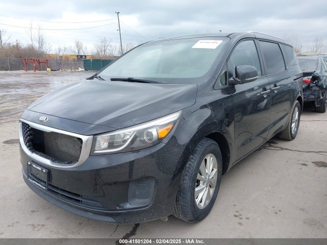 KIA SEDONA LX 2016 KNDMB5C1XG6101342 Image 2