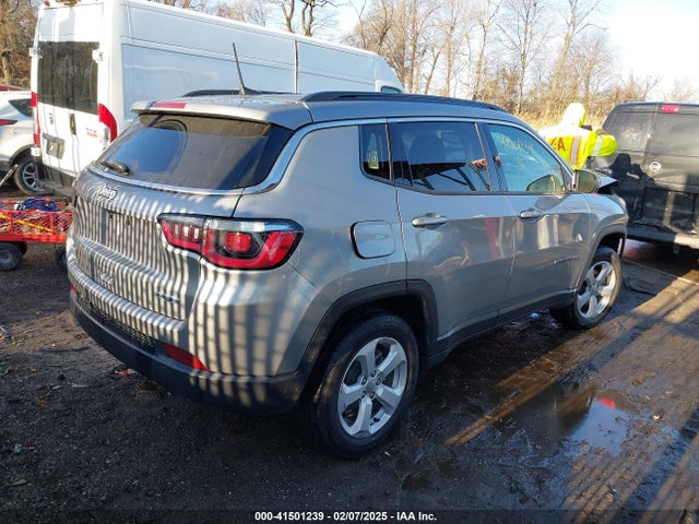 3C4NJDBB7LT148324 Jeep Compass Latitude 4x4