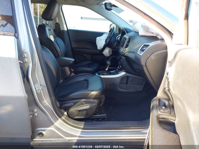 3C4NJDBB7LT148324 Jeep Compass Latitude 4x4