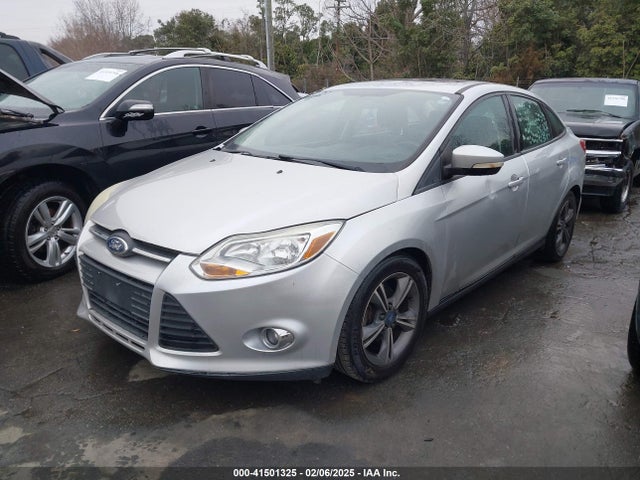 Ford FOCUS SE 2014 1FADP3F26EL251334 Image 2