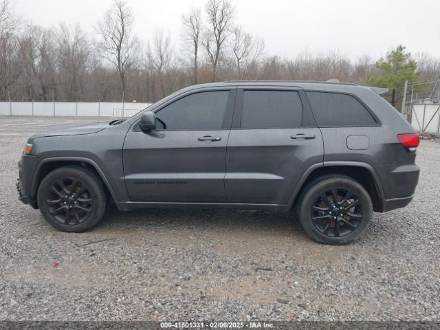 1C4RJFAGXJC388163 Jeep Grand Cherokee Altitude 4x4