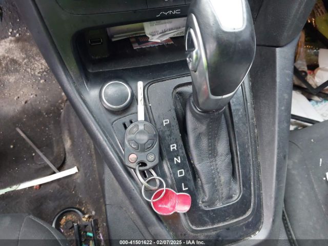 1FADP3K28GL302051 Ford FOCUS SE
