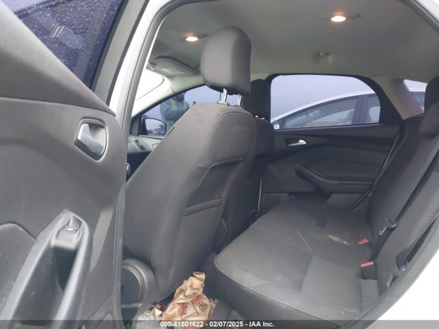 1FADP3K28GL302051 Ford FOCUS SE