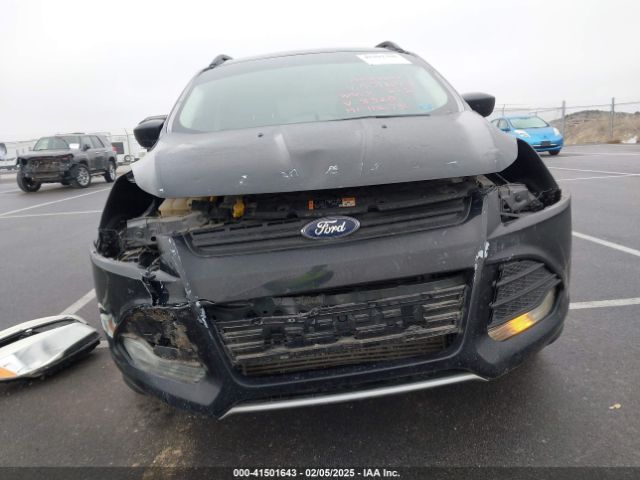 1FMCU9GX1FUA58320 Ford ESCAPE SE