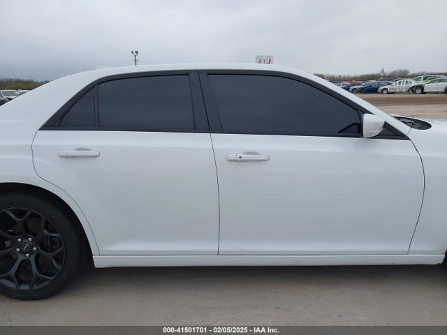 Chrysler 300 300s 2019 2C3CCABG7KH569516 Image 14