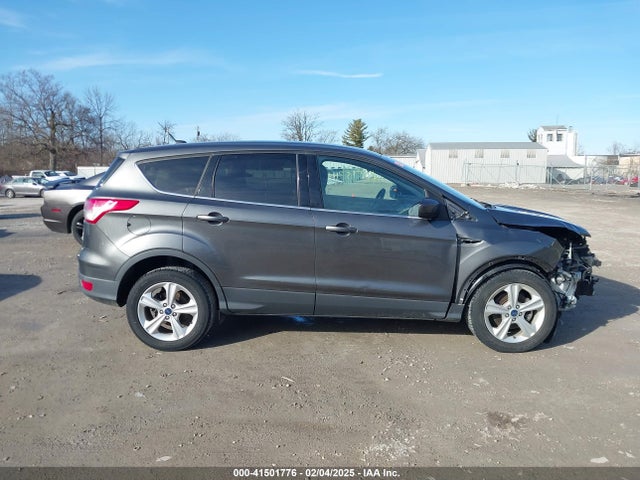 1FMCU0GXXFUC65428 Ford ESCAPE SE
