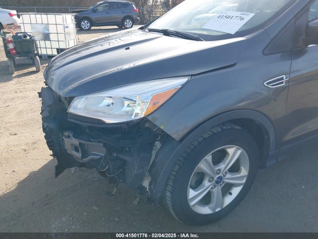 1FMCU0GXXFUC65428 Ford ESCAPE SE