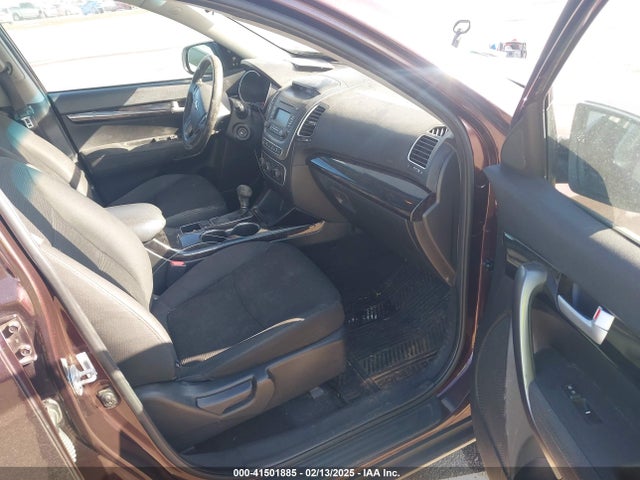 KIA Sorento Lx V6 2015 5XYKTDA76FG602908 Image 5