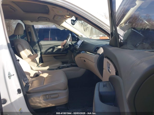 Honda Pilot Touring 2016 5FNYF6H94GB012249 Image 5