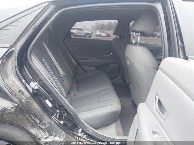 KMHLS4AG5PU579186 Hyundai ELANTRA SEL