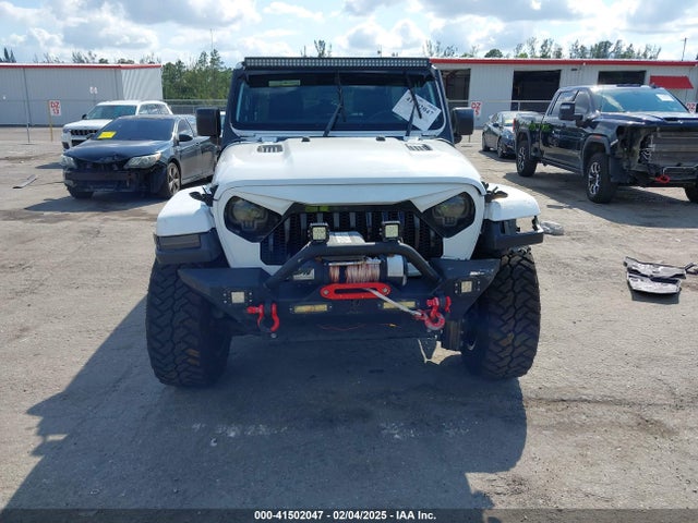 1C4HJXEN7LW213459 Jeep Wrangler Unlimited Sahara 4x4