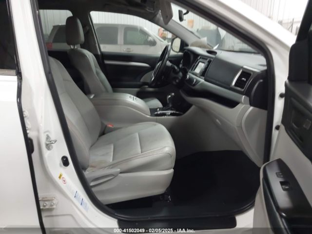 5TDBKRFH6FS176240 Toyota Highlander Le Plus V6