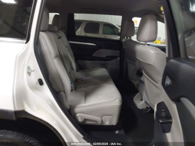 5TDBKRFH6FS176240 Toyota Highlander Le Plus V6