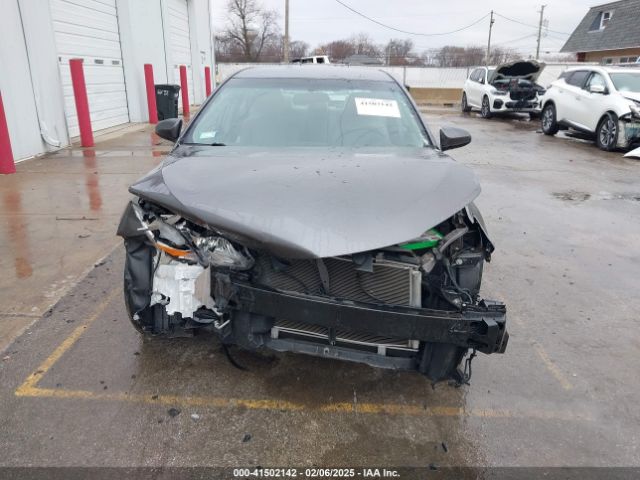 4T1BF1FK3HU374219 Toyota CAMRY LE