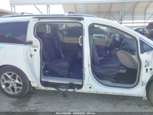 2C4RC1GGXLR276588 Chrysler Pacifica Limited