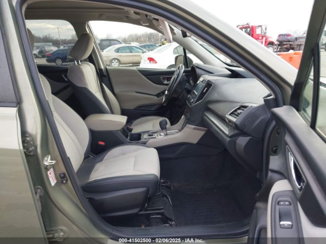 JF2SKAEC2KH462173 Subaru Forester Premium