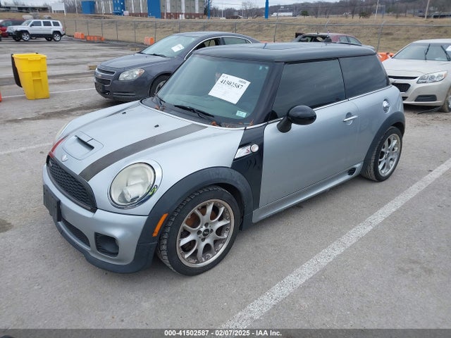2007 MINI COOPER S WMWMF73507TT83735 Photo 1