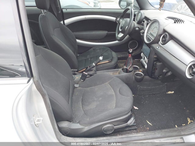 2007 MINI COOPER S WMWMF73507TT83735 Photo 4