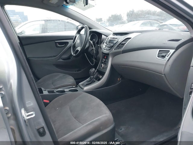 5NPDH4AEXFH577223 Hyundai ELANTRA SE