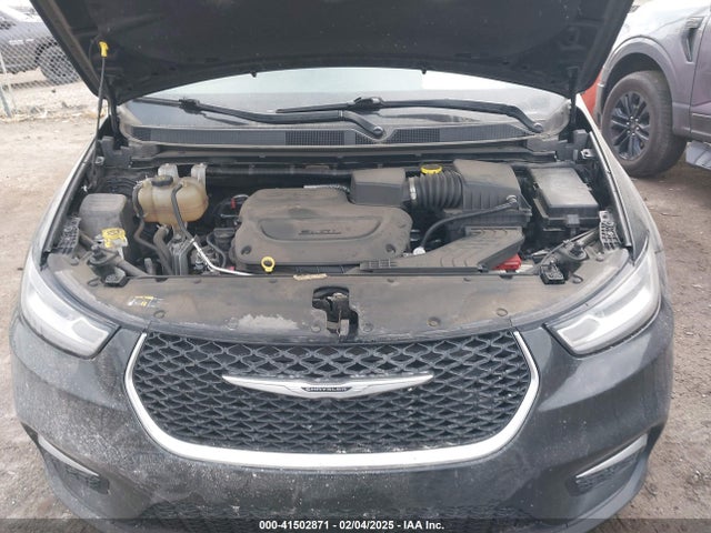 Chrysler Pacifica Touring L 2022 2C4RC1BG8NR155908 Image 10