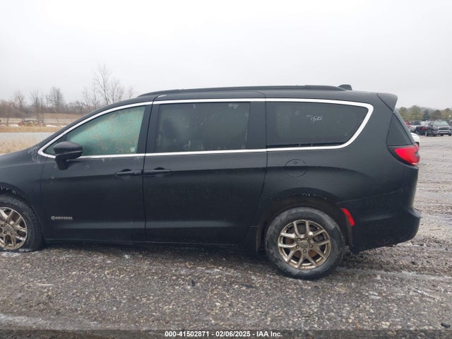 Chrysler Pacifica Touring L 2022 2C4RC1BG8NR155908 Image 13