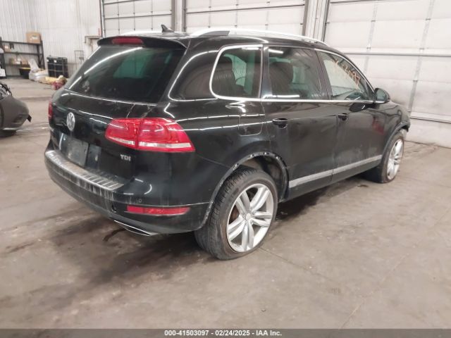 2011 VOLKSWAGEN TOUAREG WVGFK9BP2BD001256 Photo 3