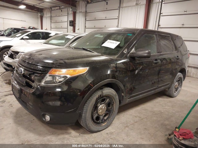 Ford Police Interceptor 2015 1FM5K8AR9FGC26867 Image 2