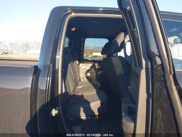 1C6RR7GGXPS520530 RAM 1500 Classic Warlock  4x4 6'4 Box