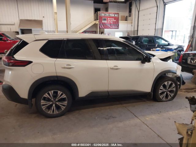 5N1AT3BBXMC775532 Nissan Rogue Sv Intelligent Awd