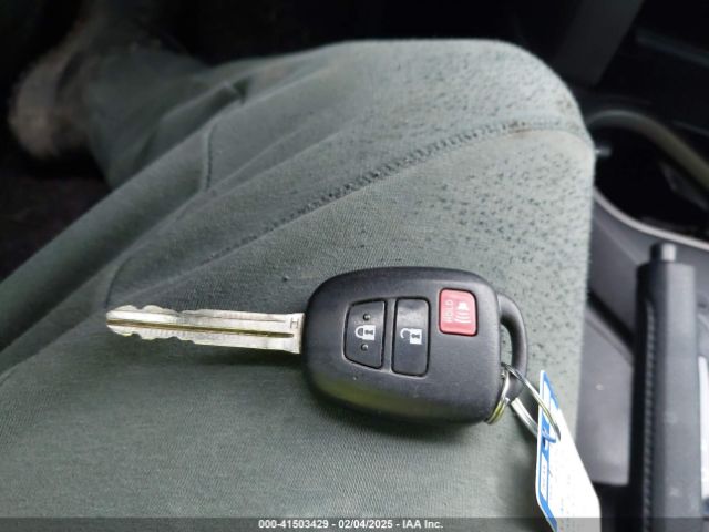 2T3ZFREVXGW245294 Toyota RAV4 LE