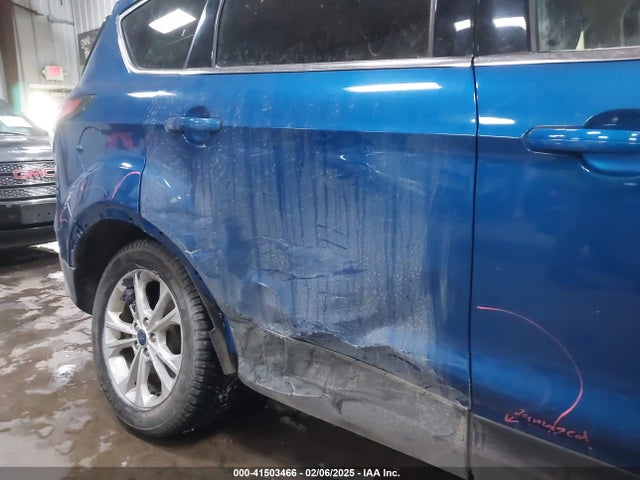 1FMCU9GD9HUA39085 Ford ESCAPE SE