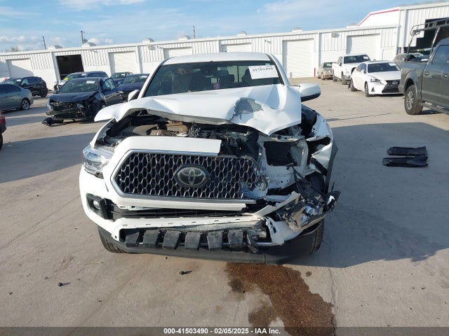 5TFCZ5AN6JX137771 Toyota Tacoma Trd Off Road