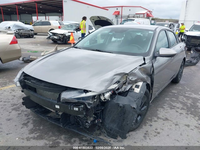 KMHLM4AG8NU325382 Hyundai ELANTRA SEL