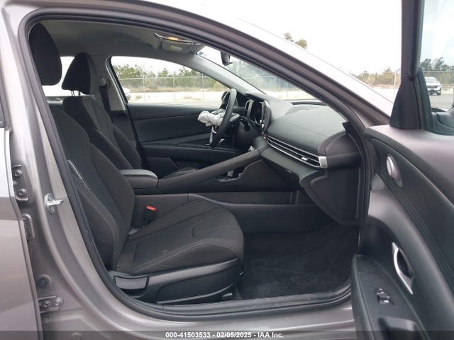 KMHLM4AG8NU325382 Hyundai ELANTRA SEL