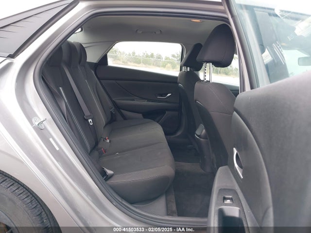 KMHLM4AG8NU325382 Hyundai ELANTRA SEL