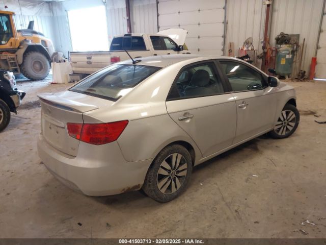 2013 KIA FORTE KNAFU4A23D5666166 Photo 3