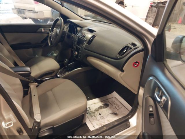 2013 KIA FORTE KNAFU4A23D5666166 Photo 4