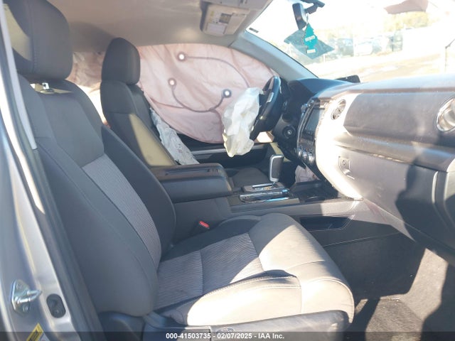 5TFDY5F11HX642737 Toyota Tundra Sr5 5.7l V8