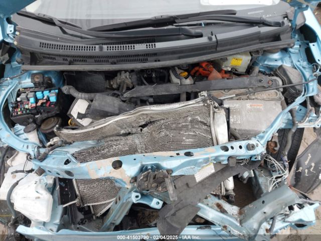 JTDKDTB30F1101290 Toyota Prius C Two