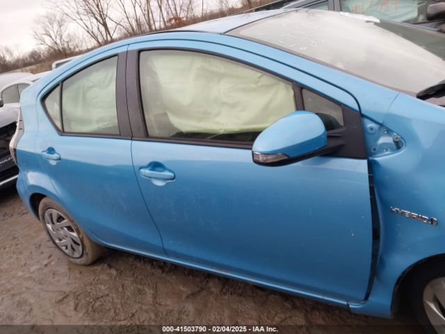 JTDKDTB30F1101290 Toyota Prius C Two
