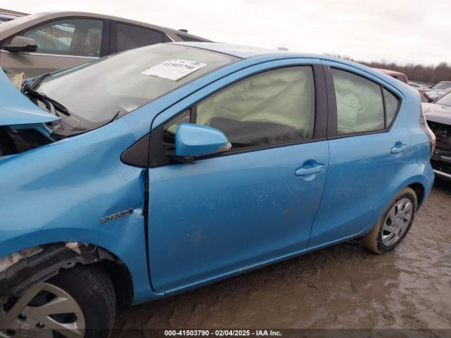 JTDKDTB30F1101290 Toyota Prius C Two