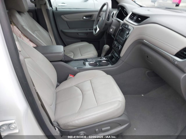 1GNKVHKD3HJ104844 Chevrolet Traverse 2lt