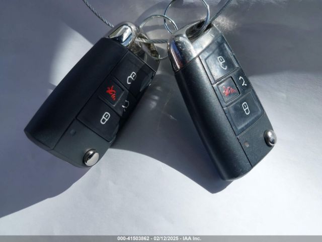 3VW547AU6FM104791 Volkswagen Golf Gti 2.0t Se W/performance Package 4-door
